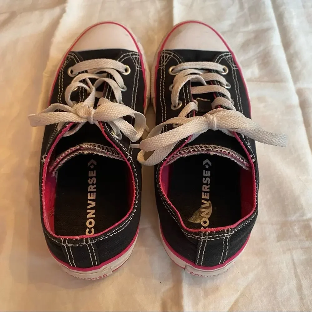 Converse Juniors Size 2 Low top Chuck Taylor All Star Double Tongue 2